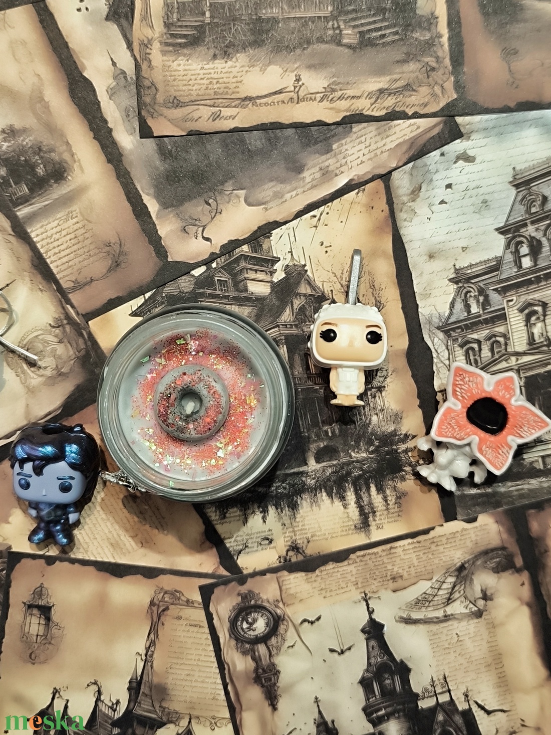 Stranger Things illatgyertya - otthon & életmód - gyertya, illat, aroma - gyertya - Meska.hu