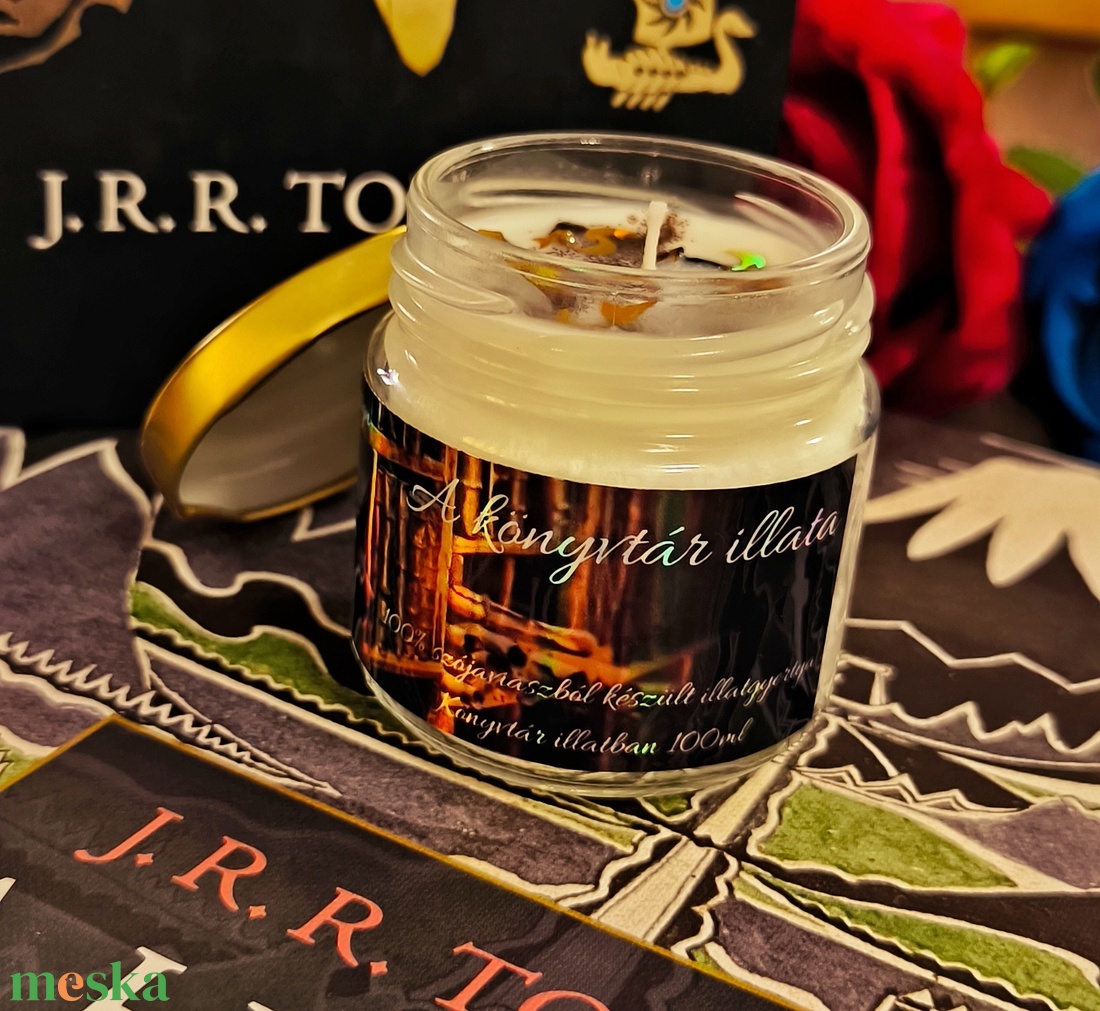 A könyvtár illata illatgyertya - otthon & életmód - gyertya, illat, aroma - gyertya - Meska.hu