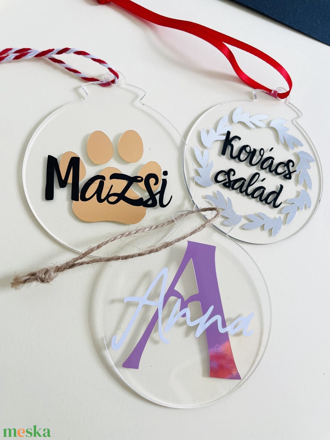 Egyedi neves plexi karácsonyfadísz - karácsony - karácsonyi lakásdekoráció - karácsonyfadíszek - Meska.hu