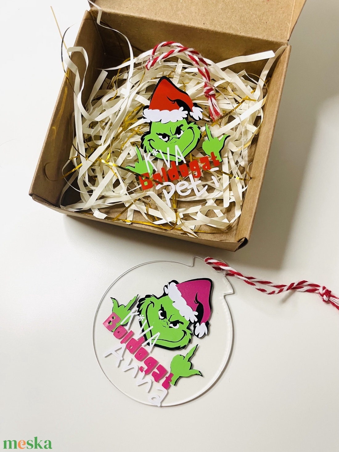 Vicces Grincs karácsonyfadísz névvel díszdobozban - karácsony - karácsonyi lakásdekoráció - karácsonyfadíszek - Meska.hu Vicces Grincs karácsonyfadísz névvel díszdobozban - karácsony - karácsonyi lakásdekoráció - karácsonyfadíszek - Meska.hu
