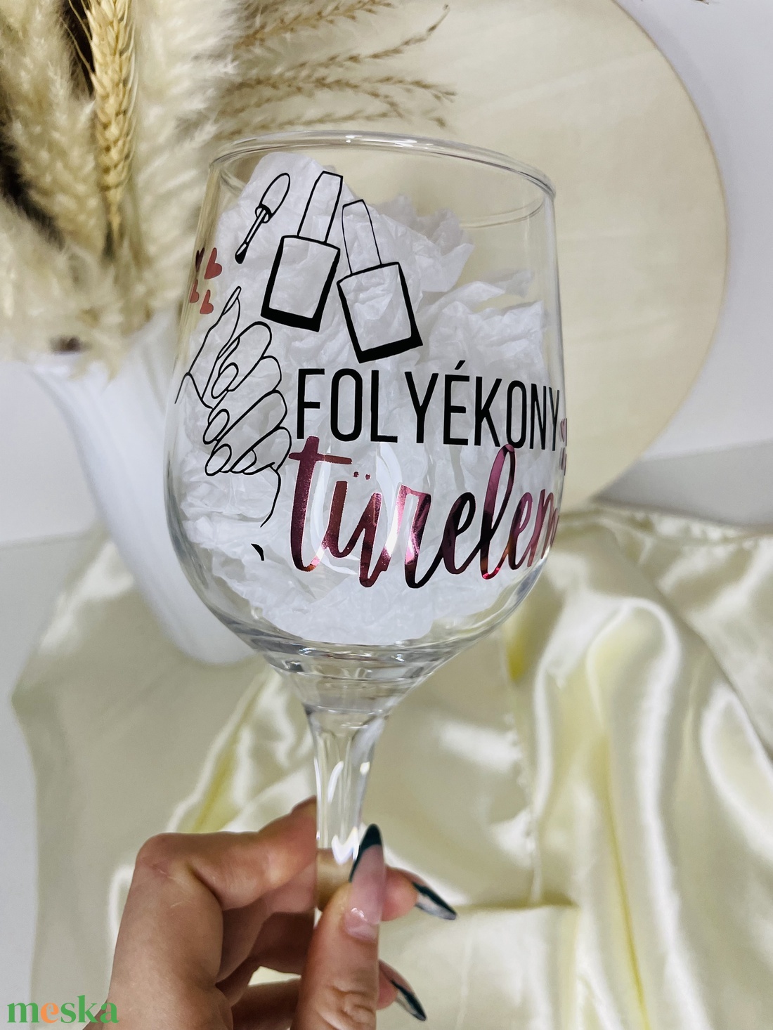 Egyedi tervezésű boros pohár - Ajándék a kedvenc körmösödnek - otthon & életmód - konyhafelszerelés, tálalás - tálalás - boros poharak, szettek - Meska.hu Egyedi tervezésű boros pohár - Ajándék a kedvenc körmösödnek - otthon & életmód - konyhafelszerelés, tálalás - tálalás - boros poharak, szettek - Meska.hu