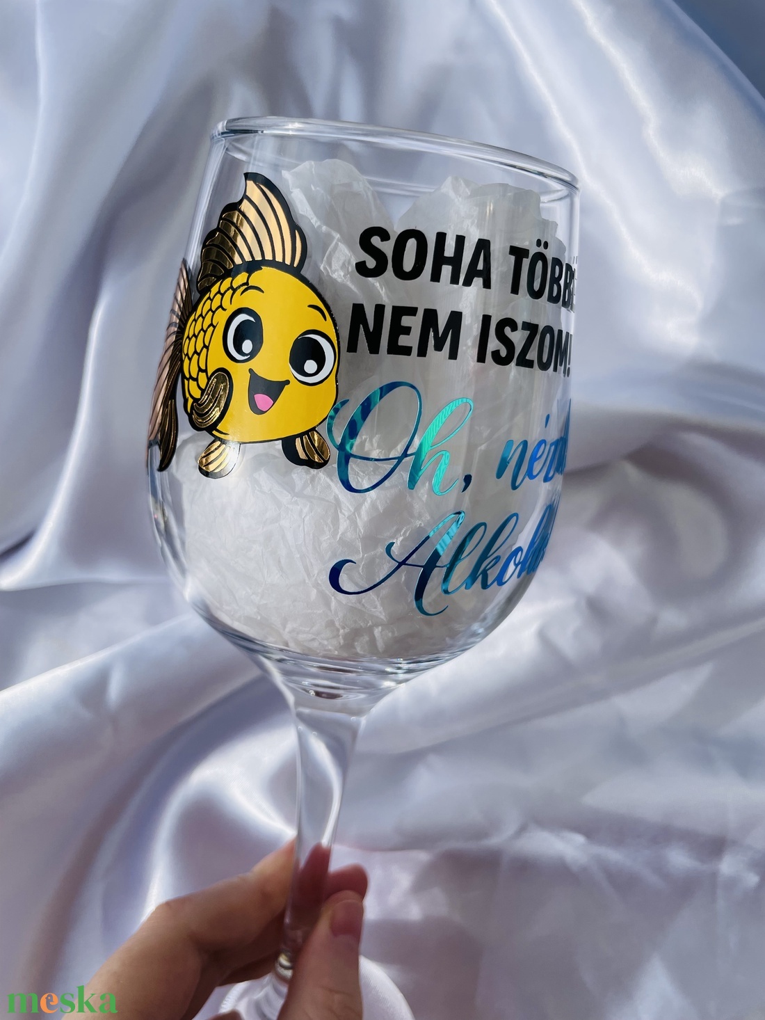 Egyedi tervezésű vicces mesehősös boros pohár - Aranyhal - otthon & életmód - konyhafelszerelés, tálalás - tálalás - boros poharak, szettek - Meska.hu