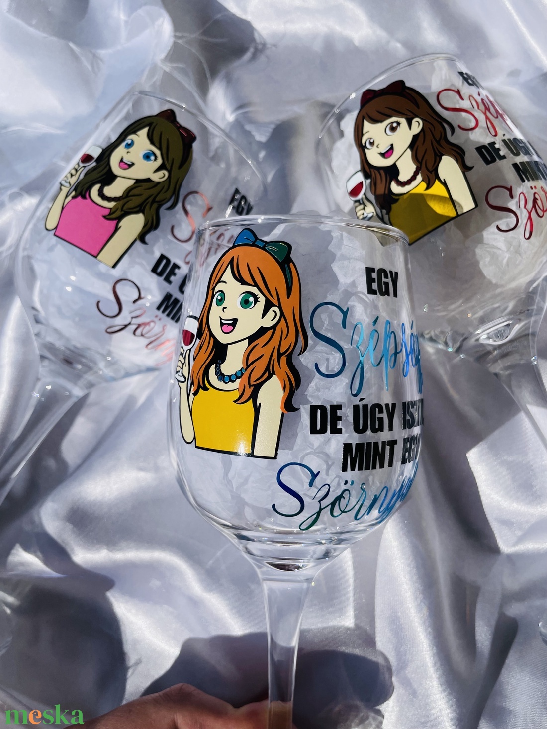 Egyénileg személyre szabható mesefigurás boros pohár vicces felirattal  - otthon & életmód - konyhafelszerelés, tálalás - tálalás - boros poharak, szettek - Meska.hu