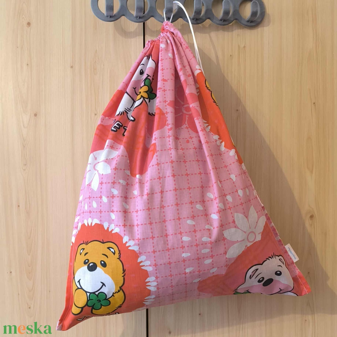 Szennyestartó zsák szett utazáshoz táskába, bőröndbe rózsaszín alapon macis - otthon & életmód - tárolás & rendszerezés - szennyestartó - Meska.hu