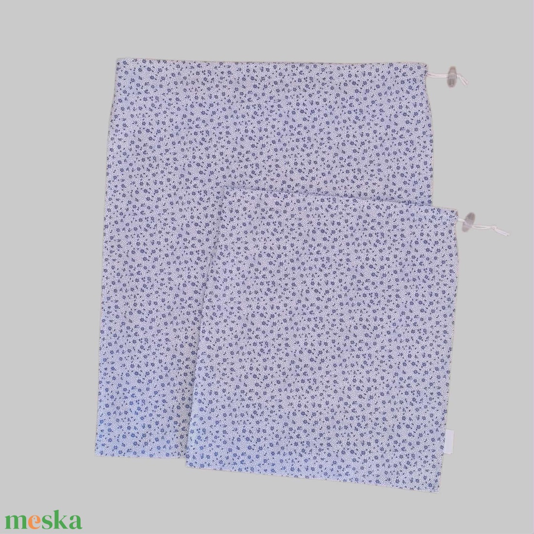 Szennyestartó zsák szett utazáshoz táskába, bőröndbe apró kék virágmintás - otthon & életmód - tárolás & rendszerezés - szennyestartó - Meska.hu