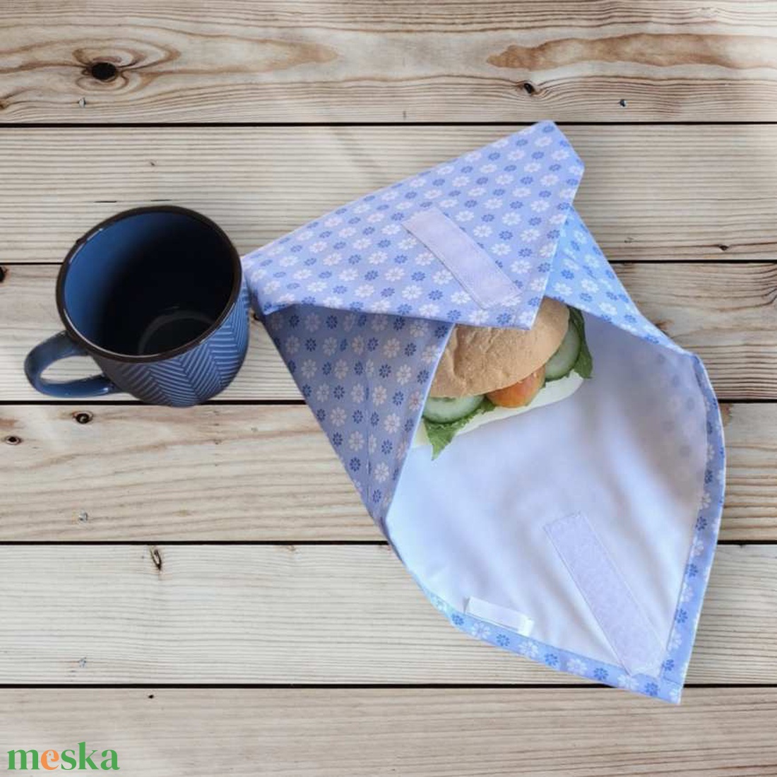 Frissentartó textilszalvéta kék margarétás - táska & tok - uzsonna- & ebéd tartó - szendvics csomagoló - Meska.hu