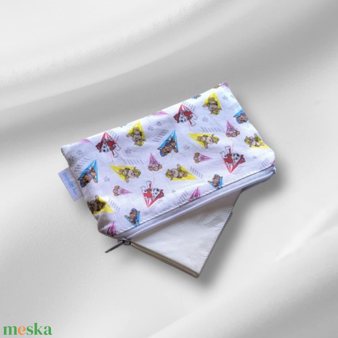 Zsebkendőtartó mályva mancs őrjáratos - táska & tok - pénztárca & más tok - zsebkendőtartó tok - Meska.hu