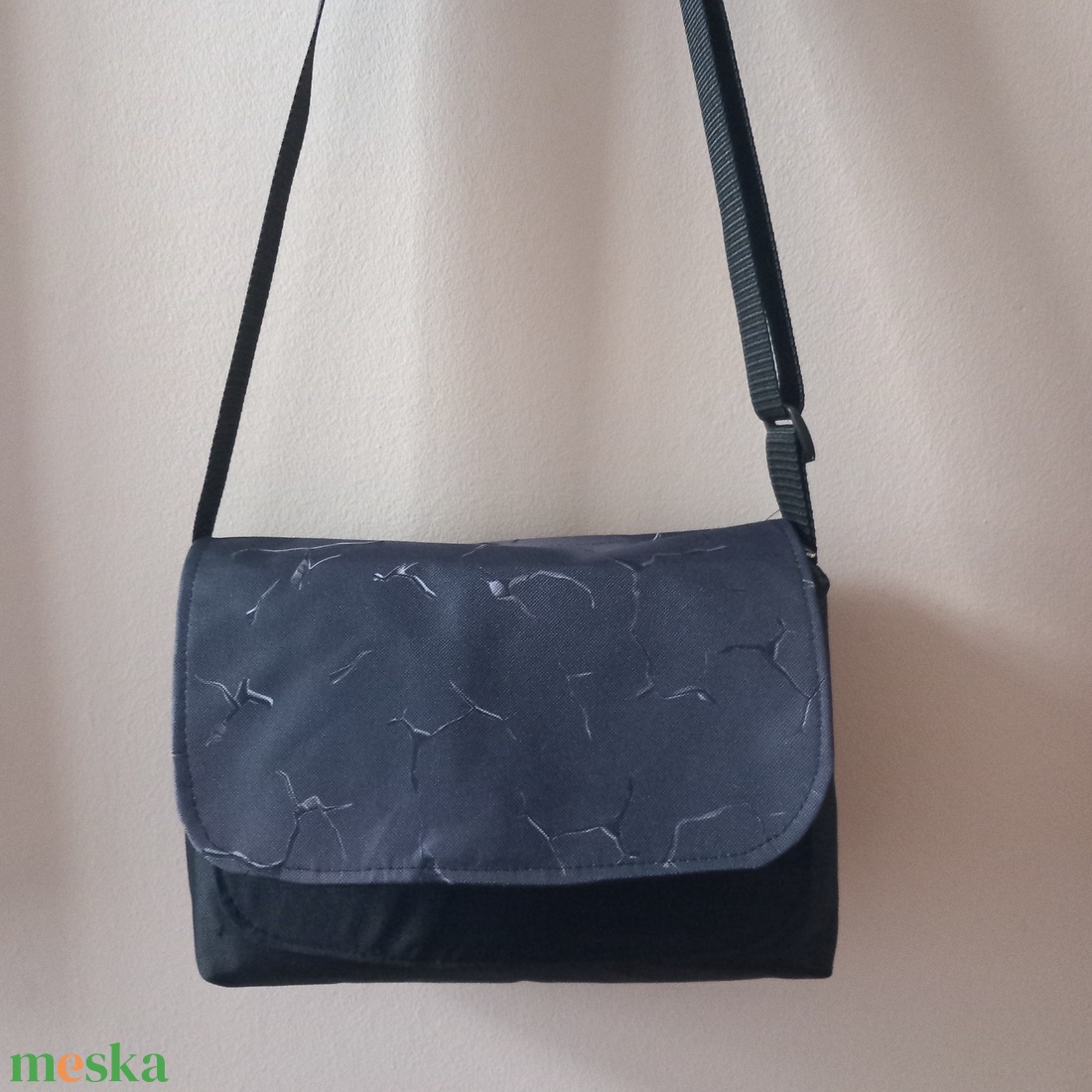 Lia crossbody táska - táska & tok - kézitáska & válltáska - vállon átvethető táska - Meska.hu Lia crossbody táska - táska & tok - kézitáska & válltáska - vállon átvethető táska - Meska.hu