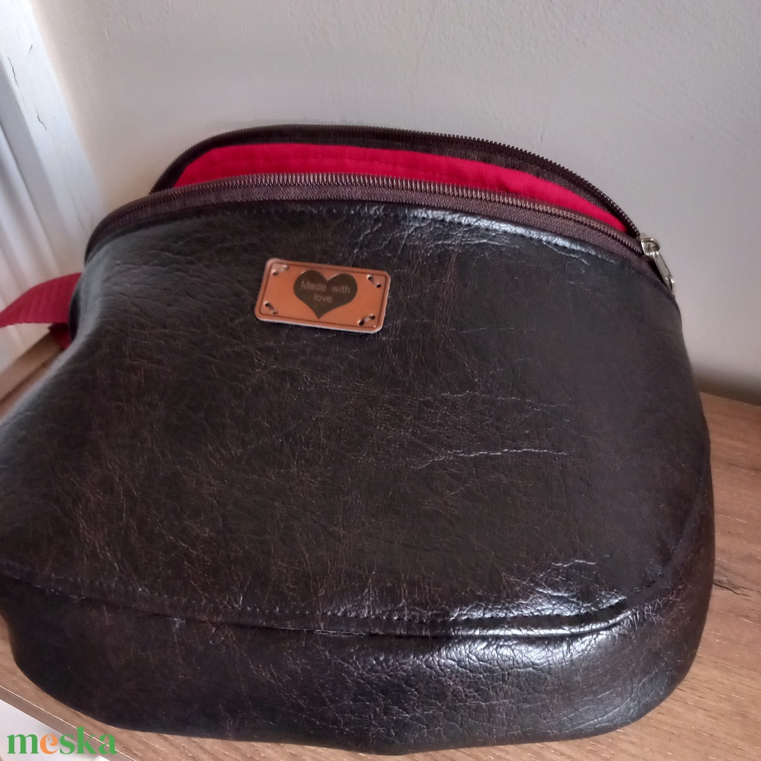 Csoki -műbőr kistáska /oldaltáska/övtáska - táska & tok - kézitáska & válltáska - vállon átvethető táska - Meska.hu