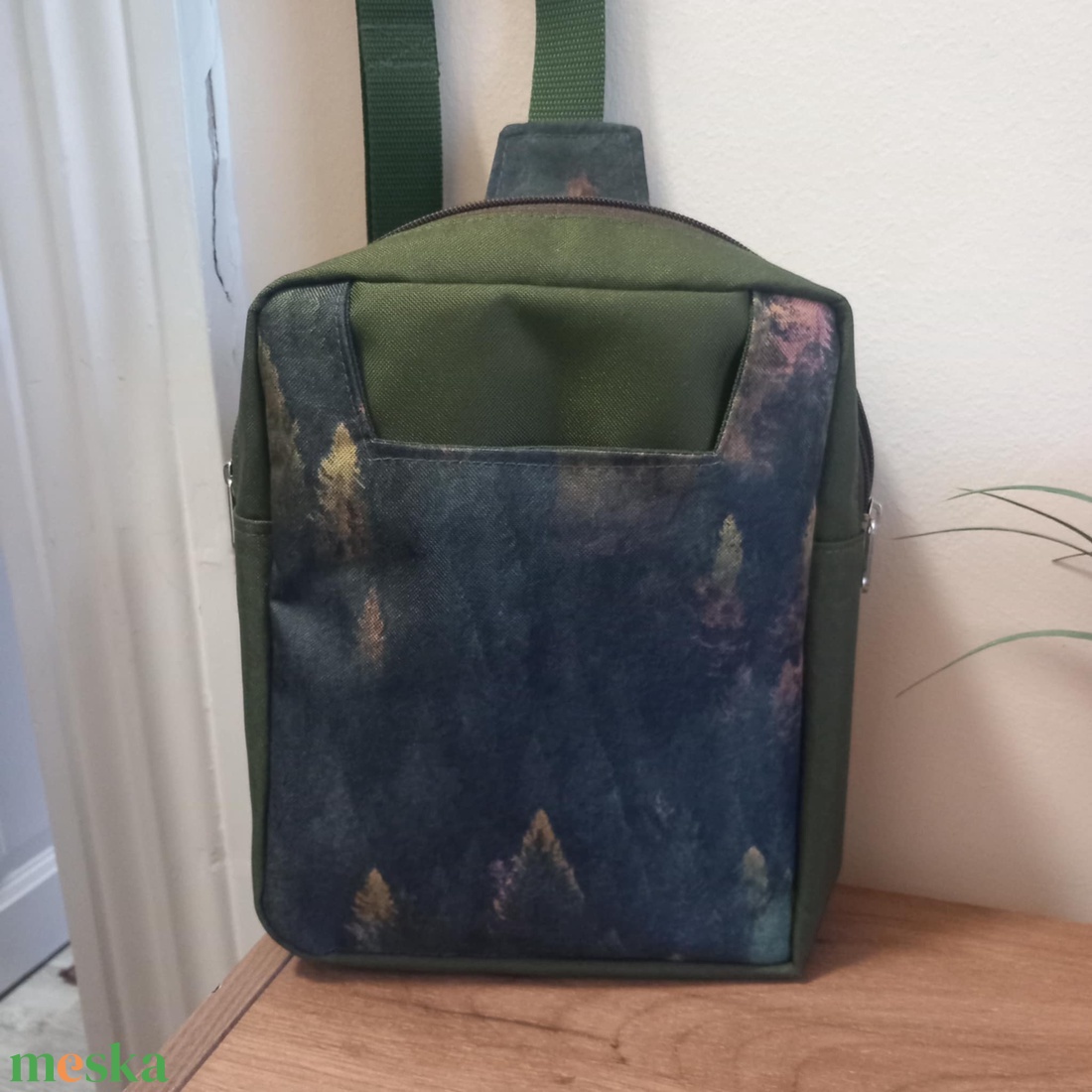 Fenyő- férfi hátizsák/testtáska - táska & tok - kézitáska & válltáska - vállon átvethető táska - Meska.hu