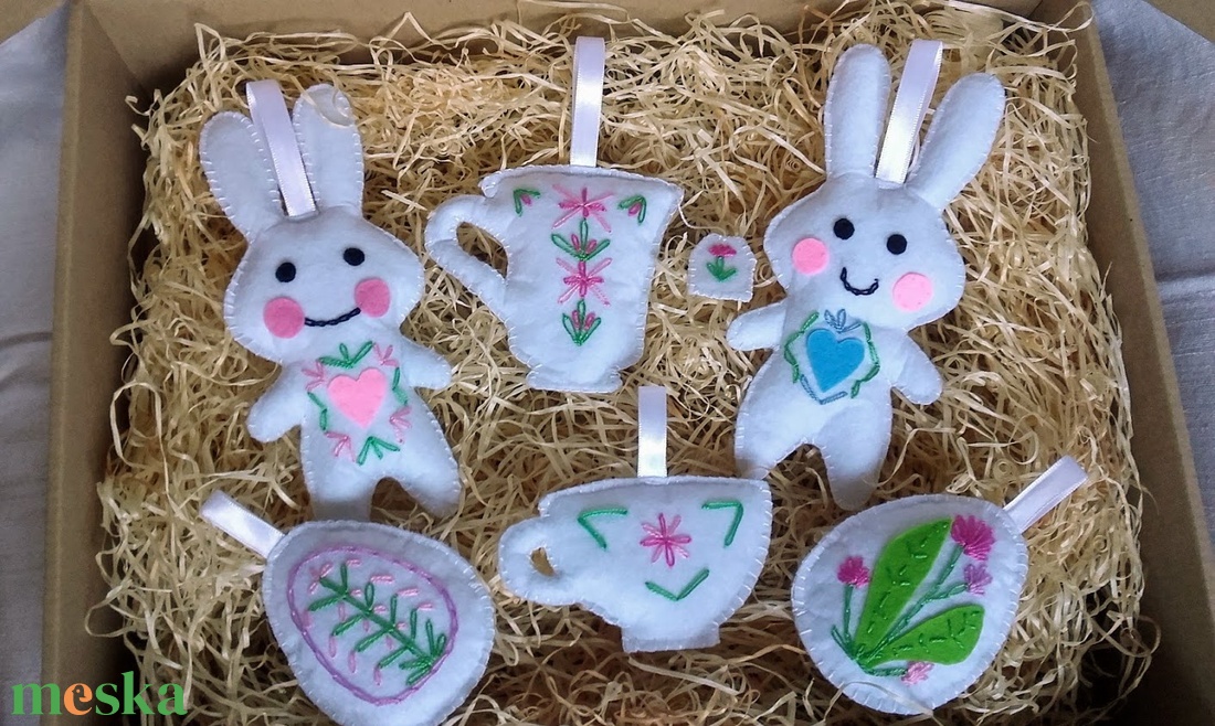 Nyuszis ajándékcsomag dobozban - otthon & életmód - dekoráció - fali és függő dekoráció - függődísz - Meska.hu