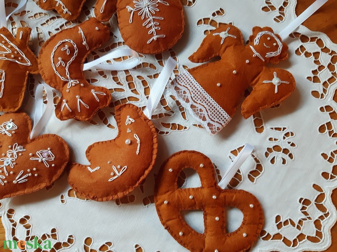 Filc mézeskalács karácsonyfadíszek - karácsony - Meska.hu Filc mézeskalács karácsonyfadíszek - karácsony - Meska.hu