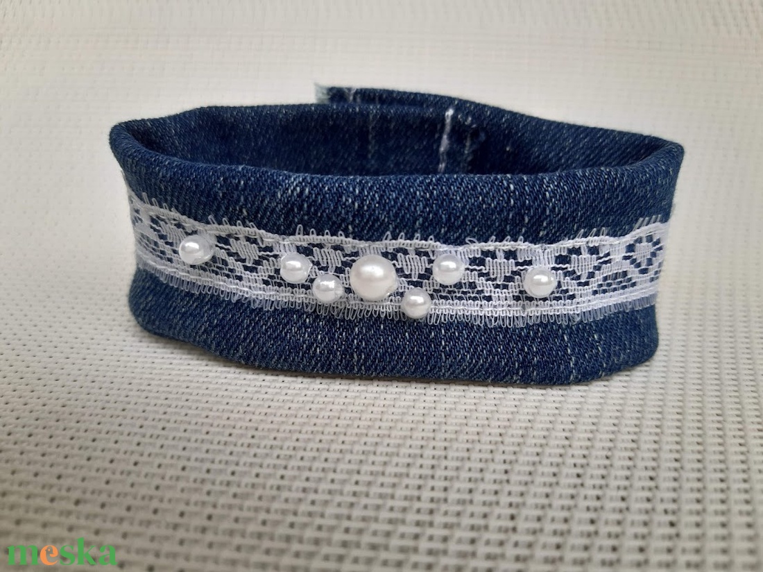 Farmer karkötő gyöngyökkel és csipkével. - ékszer - karkötő - gyöngyös karkötő - Meska.hu Farmer karkötő gyöngyökkel és csipkével. - ékszer - karkötő - gyöngyös karkötő - Meska.hu