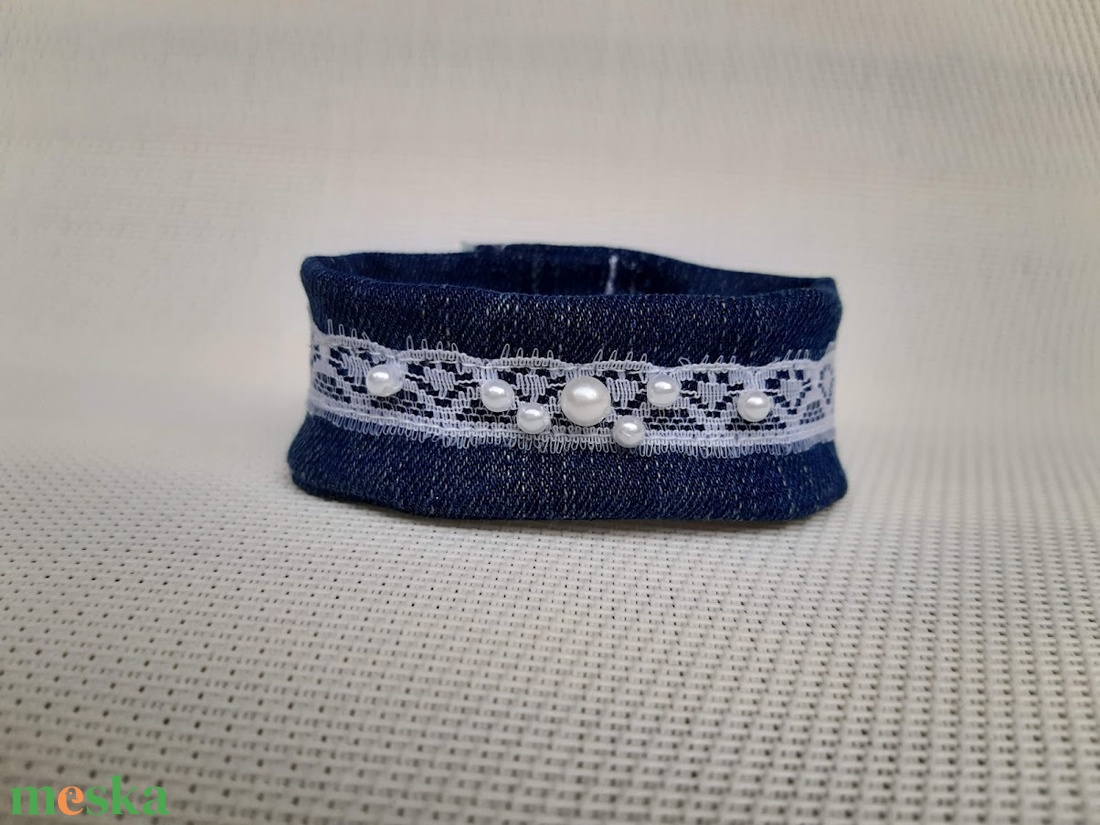 Farmer karkötő gyöngyökkel és csipkével. - ékszer - karkötő - gyöngyös karkötő - Meska.hu Farmer karkötő gyöngyökkel és csipkével. - ékszer - karkötő - gyöngyös karkötő - Meska.hu