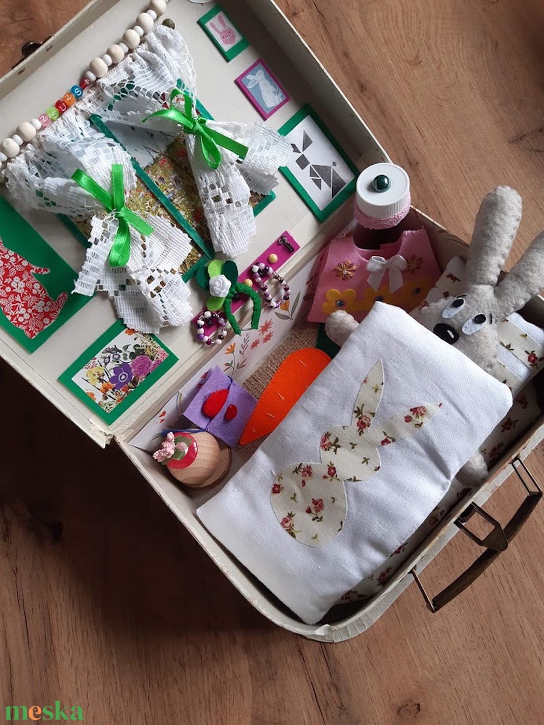 Zsuzsi nyuszi bőrönd háza - játék & sport - baba & babaház - babaház - Meska.hu Zsuzsi nyuszi bőrönd háza - játék & sport - baba & babaház - babaház - Meska.hu