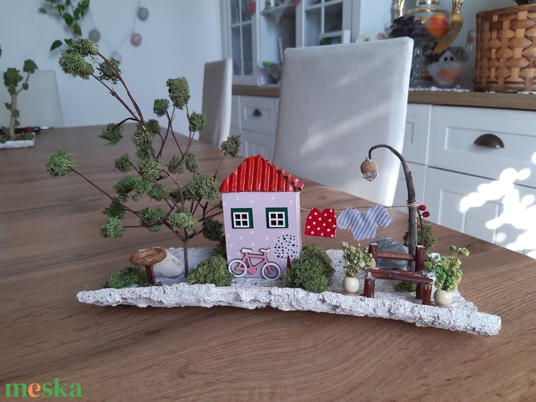 Csendélet házikóval - otthon & életmód - dekoráció - asztal és polc dekoráció - asztaldísz - Meska.hu