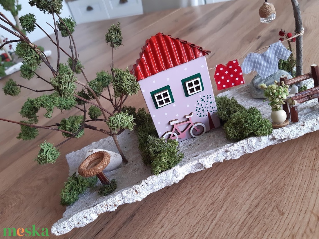 Csendélet házikóval - otthon & életmód - dekoráció - asztal és polc dekoráció - asztaldísz - Meska.hu