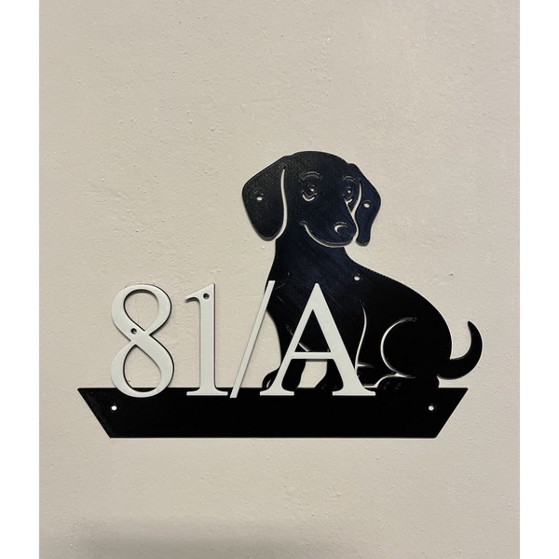 3D Nyomtatott Számos Házszámtábla Tacskóval  - otthon & életmód - ház & kert - házszám - Meska.hu