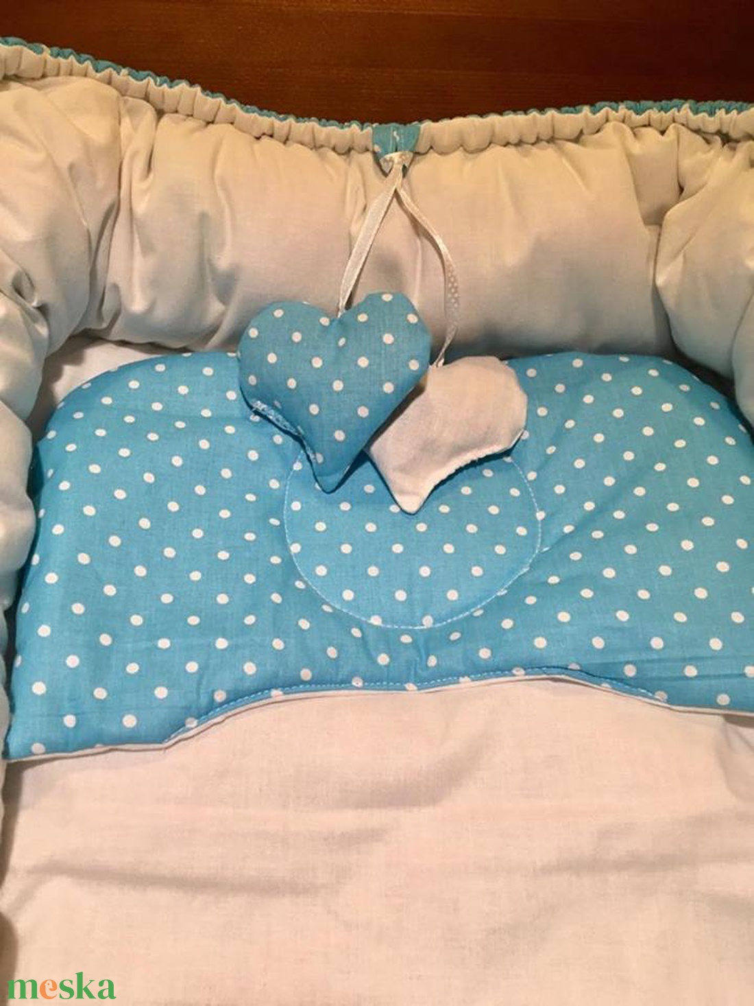 Azúr pöttyök babafészek -  - Meska.hu