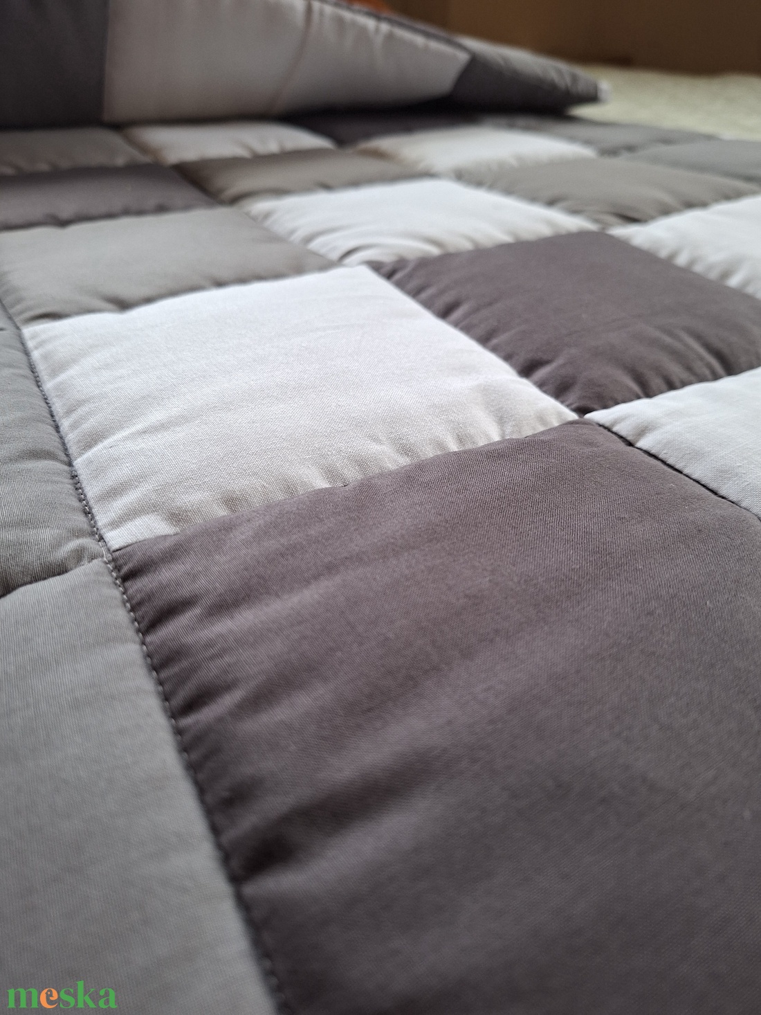 Szürke, fehér patchwork falvédő  - otthon & életmód - lakástextil - falvédő - Meska.hu