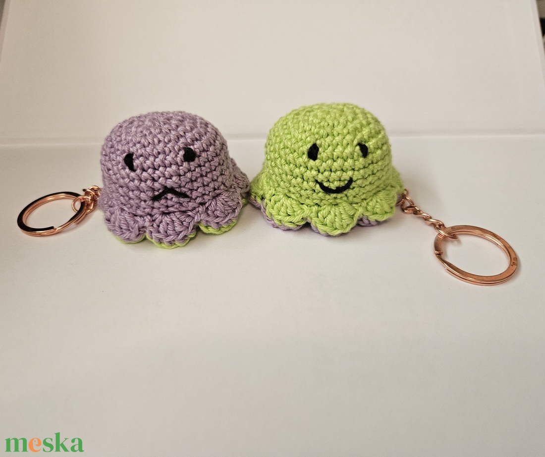 Horgolt hangulatpolip kulcstartó - táska & tok - kulcstartó & táskadísz - kulcstartó - Meska.hu