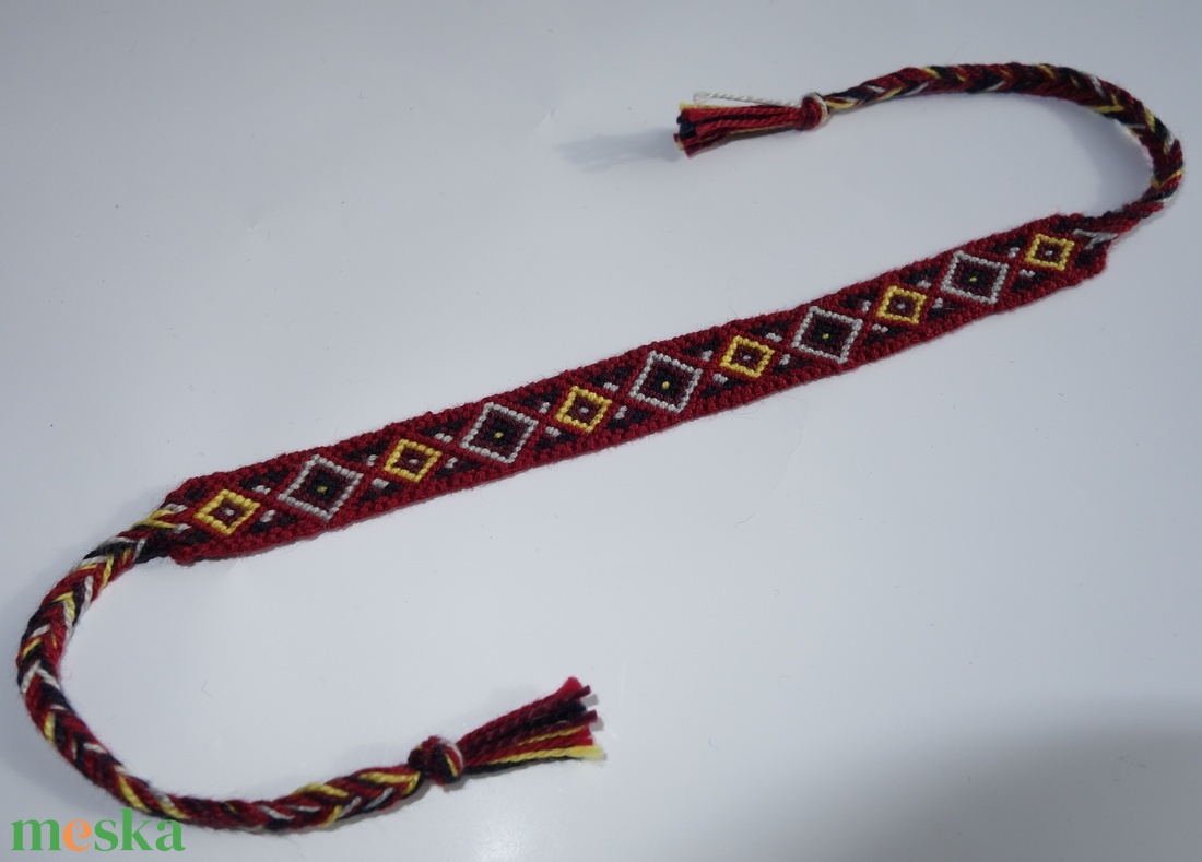 Csomózott karkötő  - ékszer - karkötő - fonott karkötő - Meska.hu
