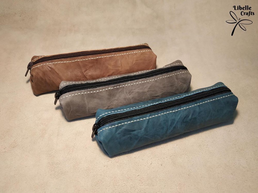 Gyűrt bőrből készült tolltartó - otthon & életmód - papír, írószer - tolltartó & ceruzatekercs - Meska.hu