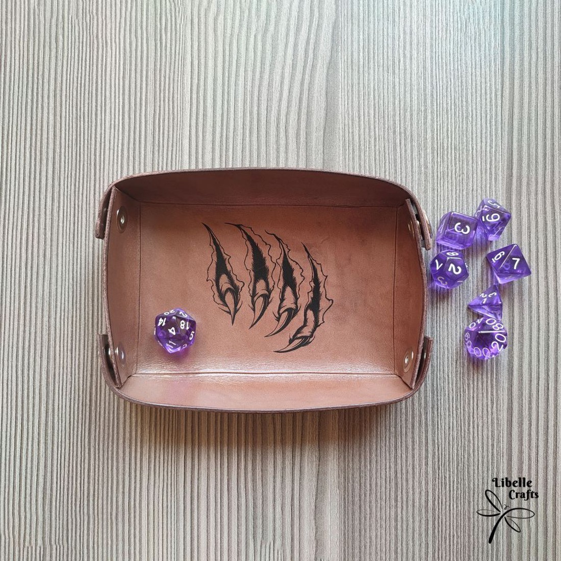 Karmolás mintás kockadobó tálca - játék & sport - szerepjáték - Meska.hu