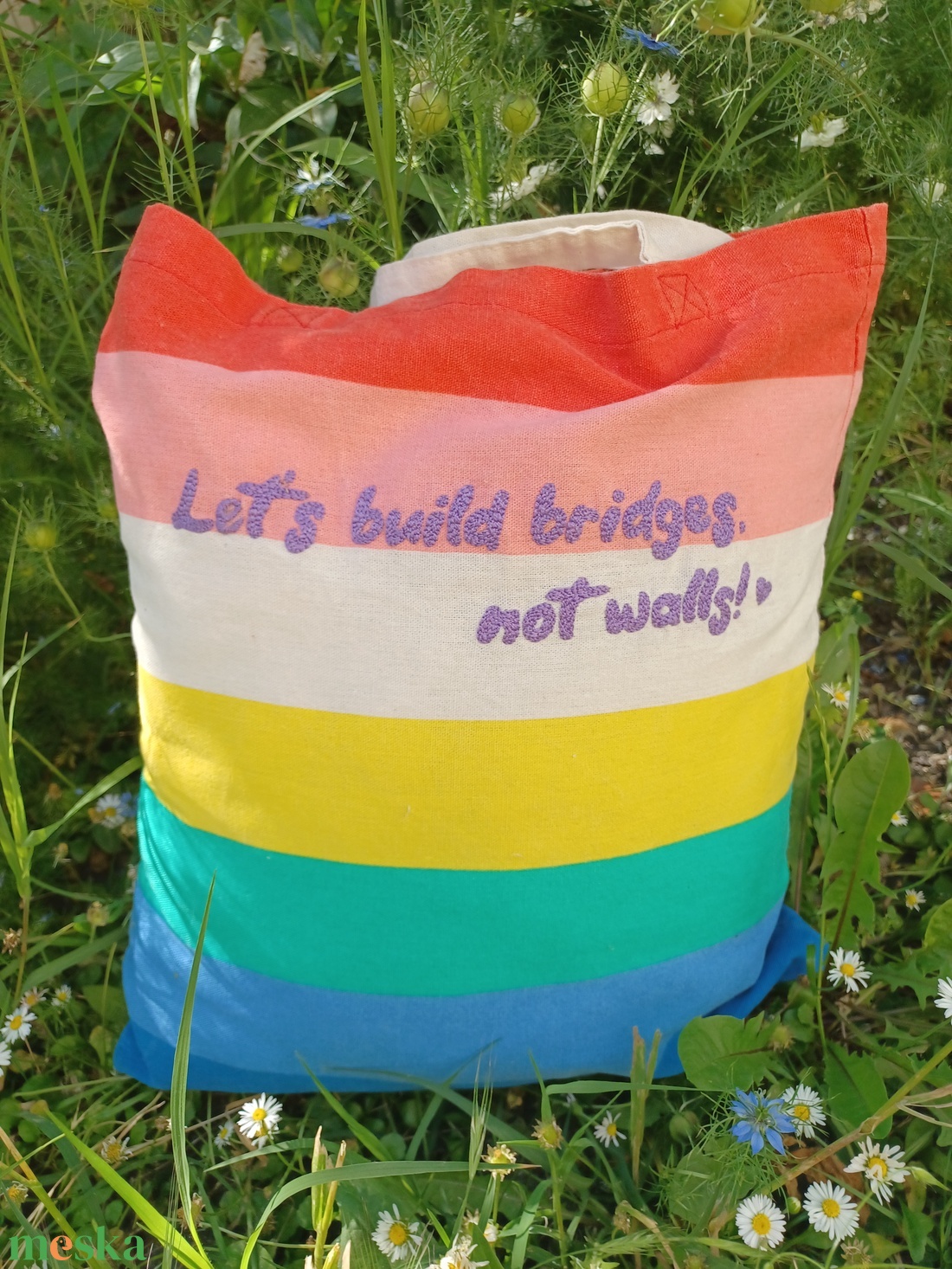 Kézi hímzéssel díszített vászontáska a Pride ihletésében - táska & tok - bevásárlás & shopper táska - shopper, textiltáska, szatyor - Meska.hu