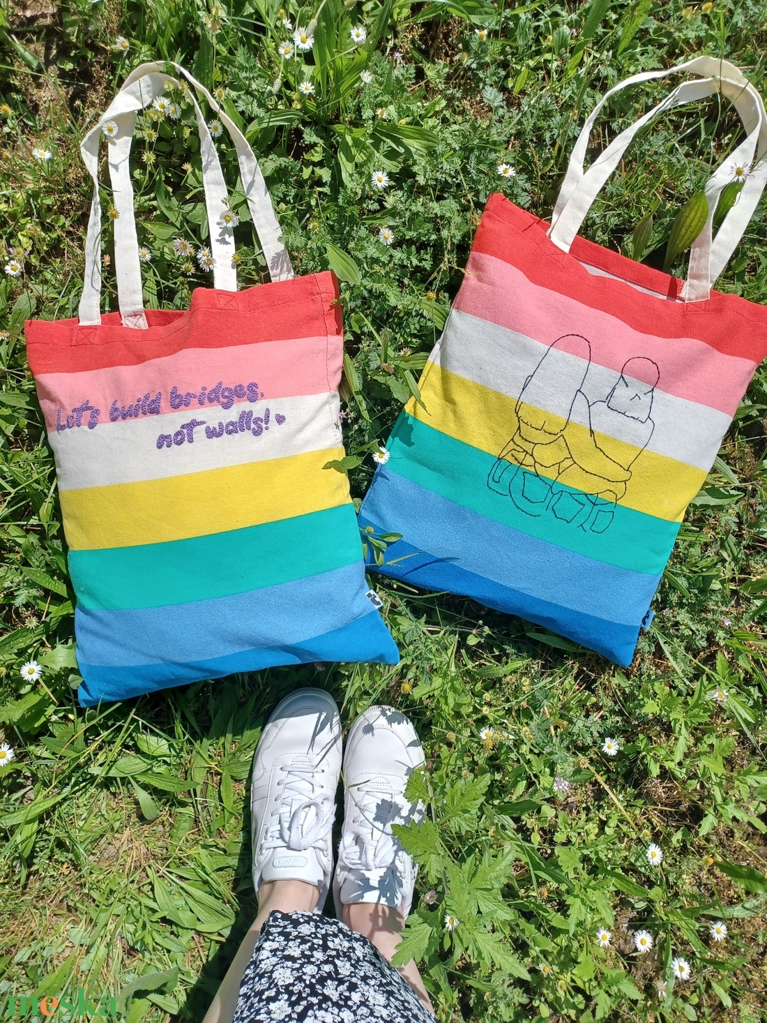 Kézi hímzéssel díszített vászontáska a Pride ihletésében - táska & tok - bevásárlás & shopper táska - shopper, textiltáska, szatyor - Meska.hu
