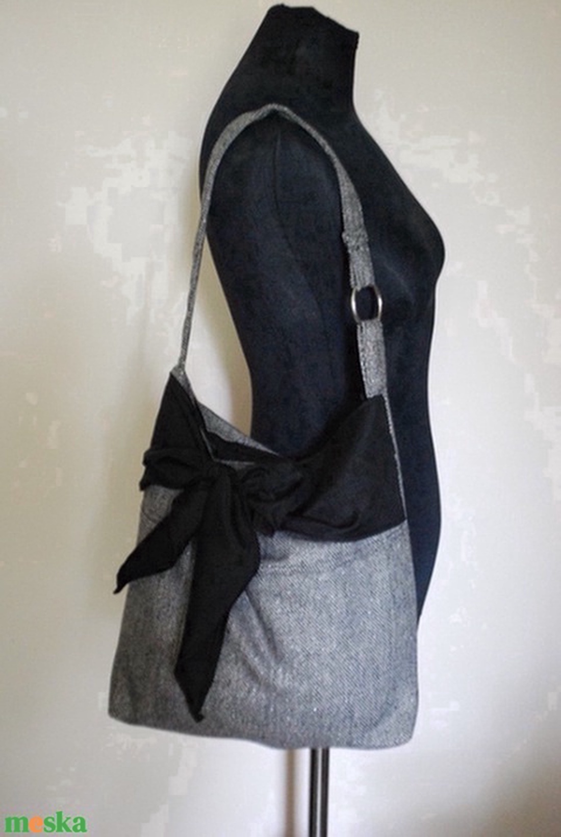 Fekete masnis válltáska - táska & tok - kézitáska & válltáska - válltáska - Meska.hu