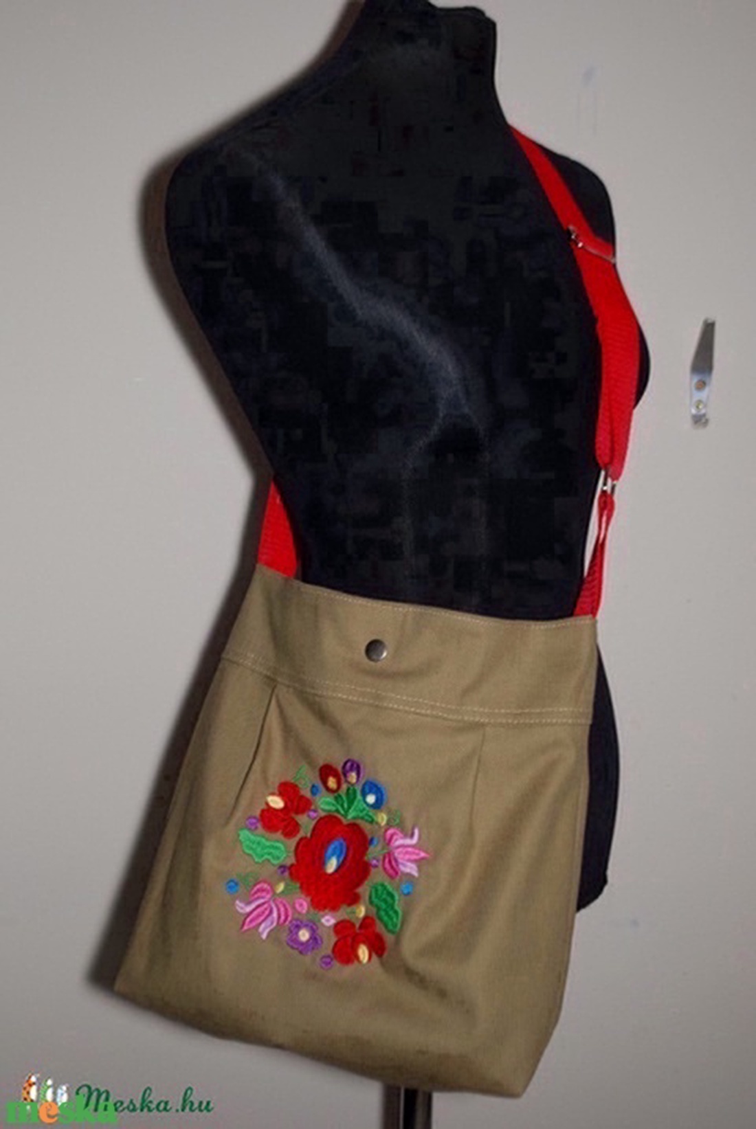 Matyó mintás oldaltáska - táska & tok - kézitáska & válltáska - vállon átvethető táska - Meska.hu