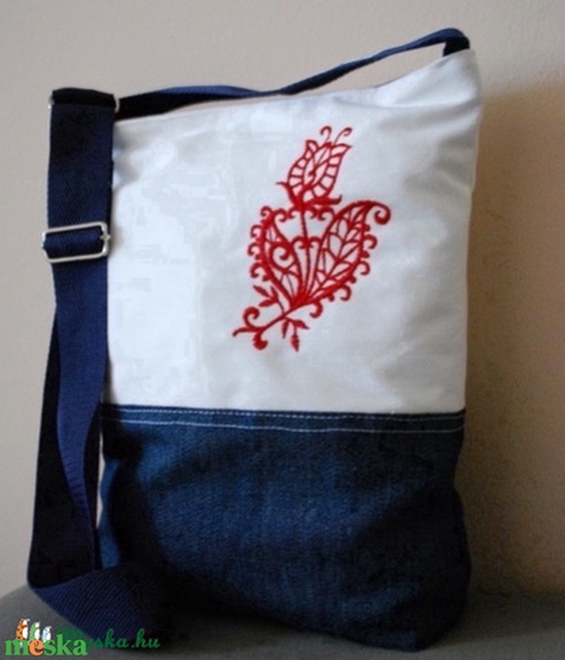 Piros tulipán farmertáska - táska & tok - kézitáska & válltáska - válltáska - Meska.hu