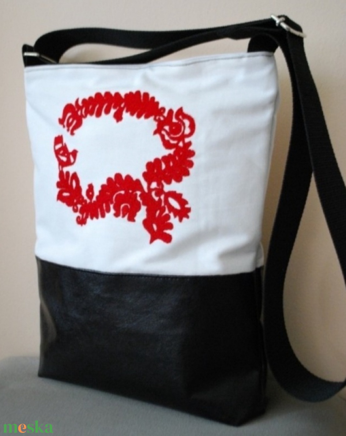 Magyar népmesék táska - táska & tok - kézitáska & válltáska - vállon átvethető táska - Meska.hu