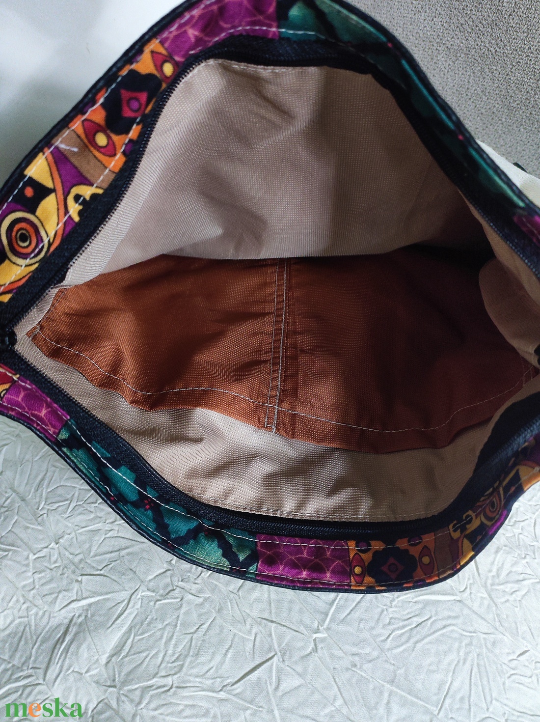 Absztrakt mintás oldaltáska, válltáska - táska & tok - kézitáska & válltáska - vállon átvethető táska - Meska.hu