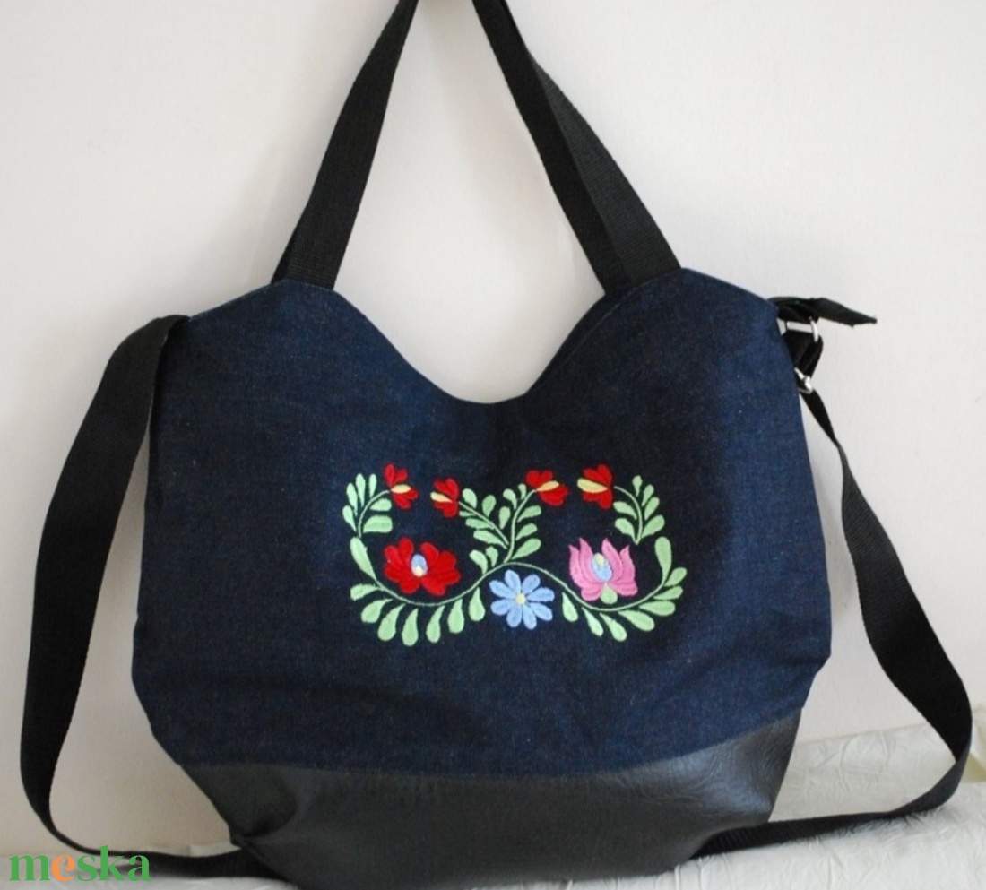 Nagyméretű farmertáska matyó hímzéssel - táska & tok - kézitáska & válltáska - nagy pakolós táska - Meska.hu