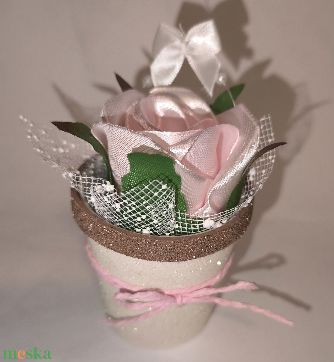 Édes kis ajándékozható szatén rózsa  - otthon & életmód - papír, írószer - ajándékozás kellékei - ajándékkísérő - Meska.hu