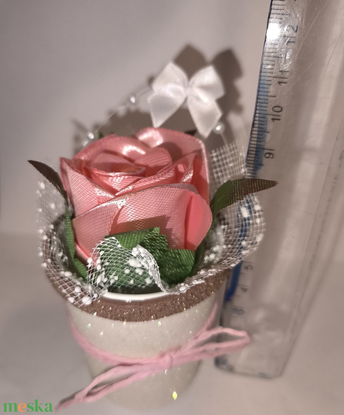 Édes kis ajándékozható szatén rózsa  - otthon & életmód - papír, írószer - ajándékozás kellékei - ajándékkísérő - Meska.hu