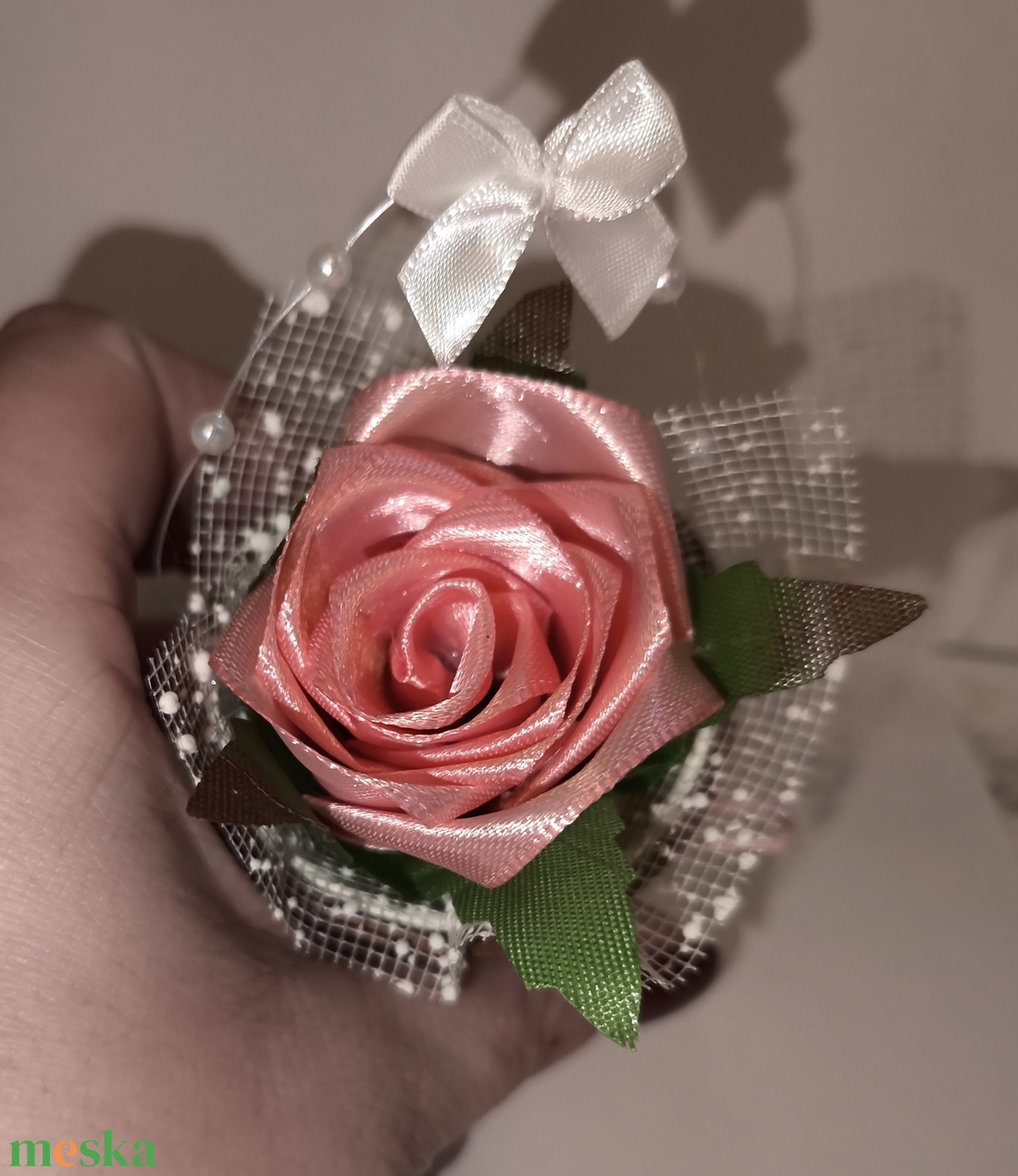 Édes kis ajándékozható szatén rózsa  - otthon & életmód - papír, írószer - ajándékozás kellékei - ajándékkísérő - Meska.hu