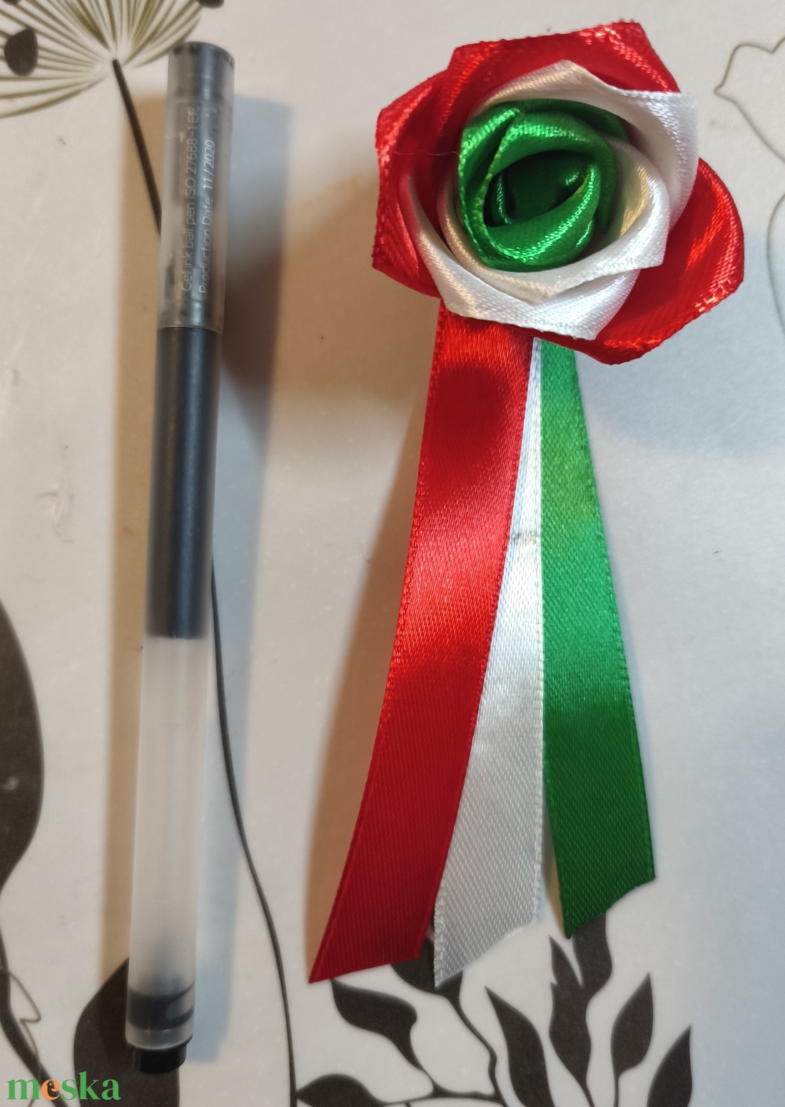 Szatén virág kokárda 10 db  - ékszer - kitűző és bross - Meska.hu