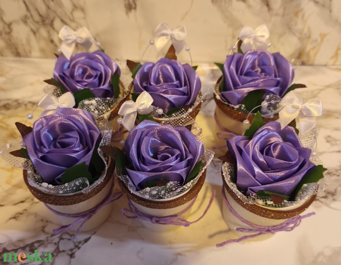 Édes kis ajándékozható szatén rózsa  - otthon & életmód - papír, írószer - ajándékozás kellékei - ajándékkísérő - Meska.hu