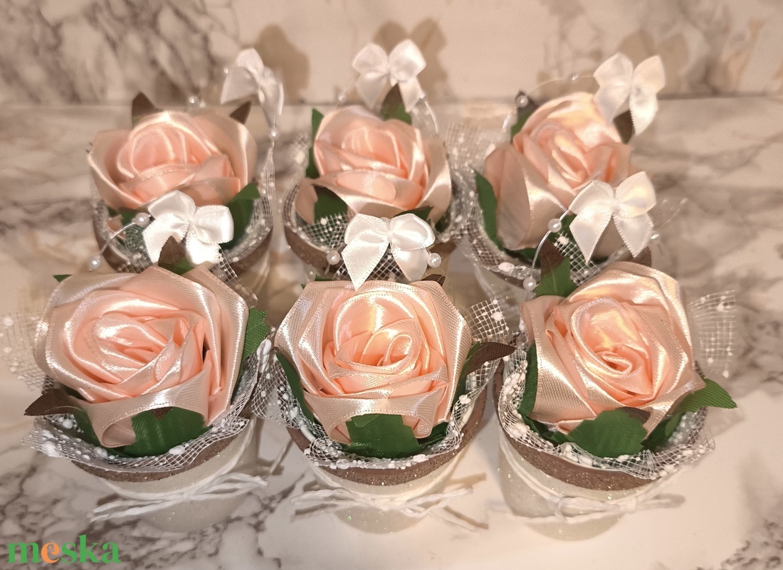 Édes kis ajándékozható szatén rózsa  - otthon & életmód - papír, írószer - ajándékozás kellékei - ajándékkísérő - Meska.hu