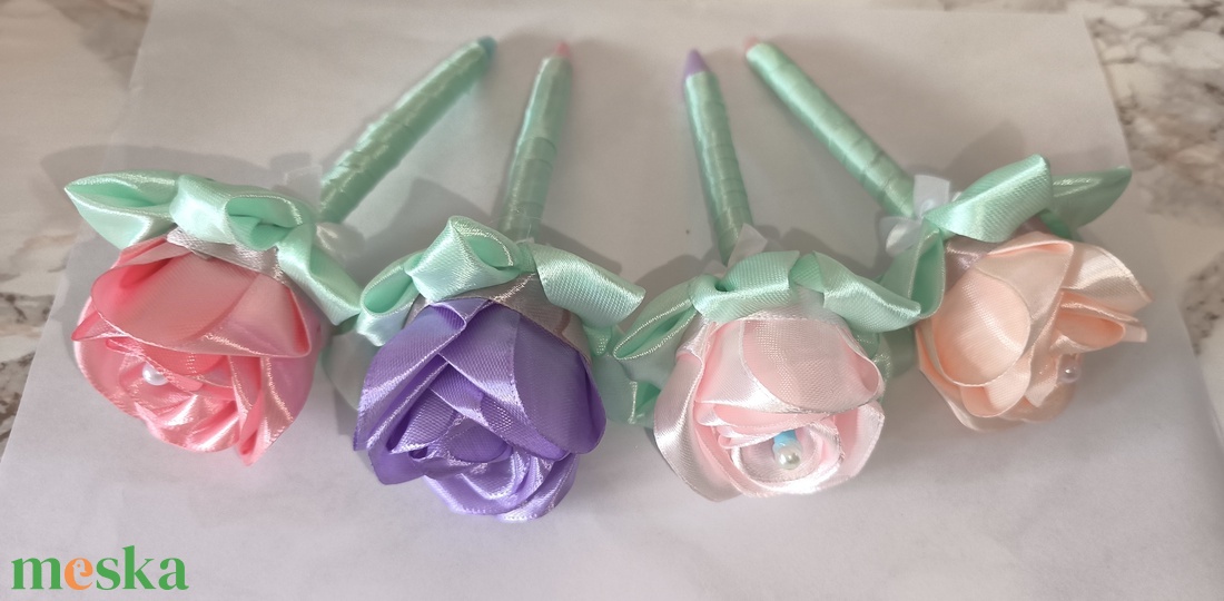 Szatén rózsa tollak - otthon & életmód - papír, írószer - ceruza & toll - Meska.hu