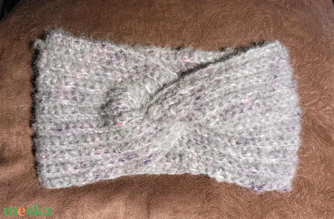 Szélesebb, ezüst szürke, rózsaszín és lila színű noppos akril-gyapjú horgolt fejpánt 56-60 cm - ruha & divat - sál, sapka, kendő - fejpánt - Meska.hu Szélesebb, ezüst szürke, rózsaszín és lila színű noppos akril-gyapjú horgolt fejpánt 56-60 cm - ruha & divat - sál, sapka, kendő - fejpánt - Meska.hu