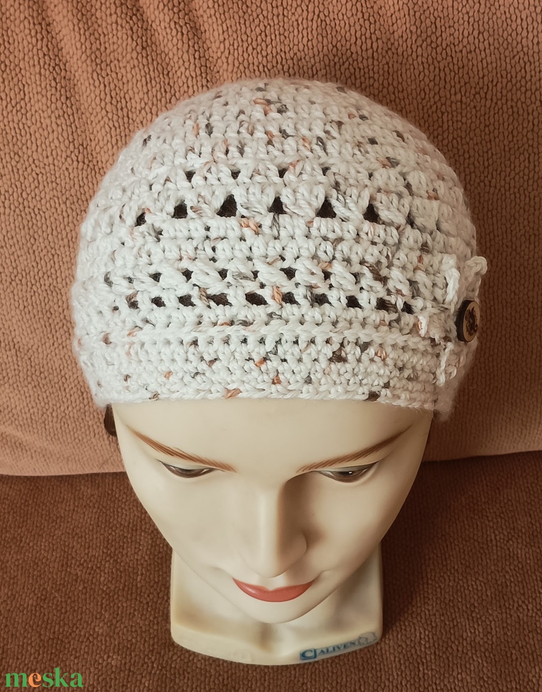 Vaj színű, horgolt kisebb női, vagy lányka sapka - ruha & divat - sál, sapka, kendő - sapka - Meska.hu