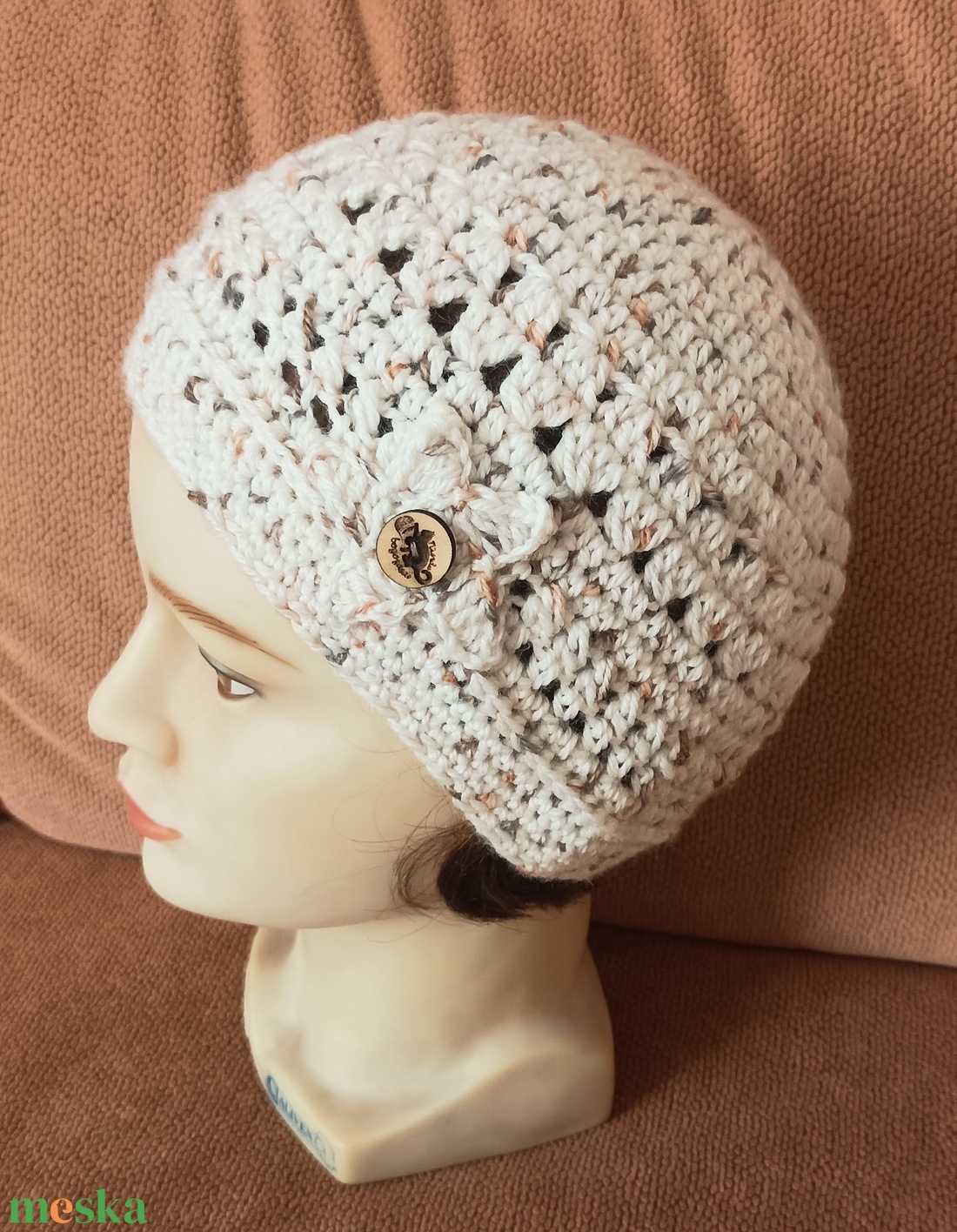 Vaj színű, horgolt kisebb női, vagy lányka sapka - ruha & divat - sál, sapka, kendő - sapka - Meska.hu