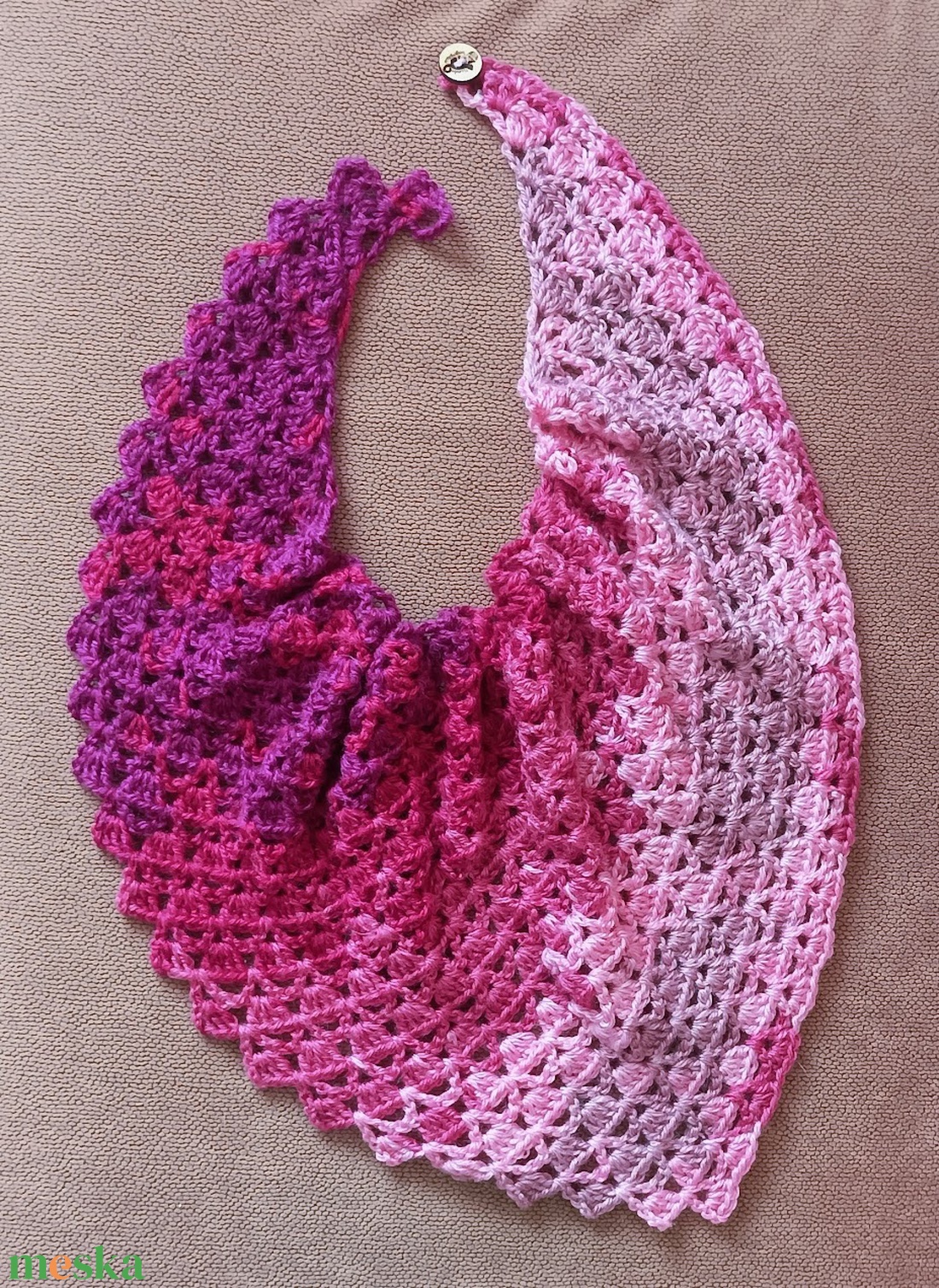 Kiskendő, sál pink-lazac-púder árnyalatokban, kis gombbal - ruha & divat - sál, sapka, kendő - sál - Meska.hu