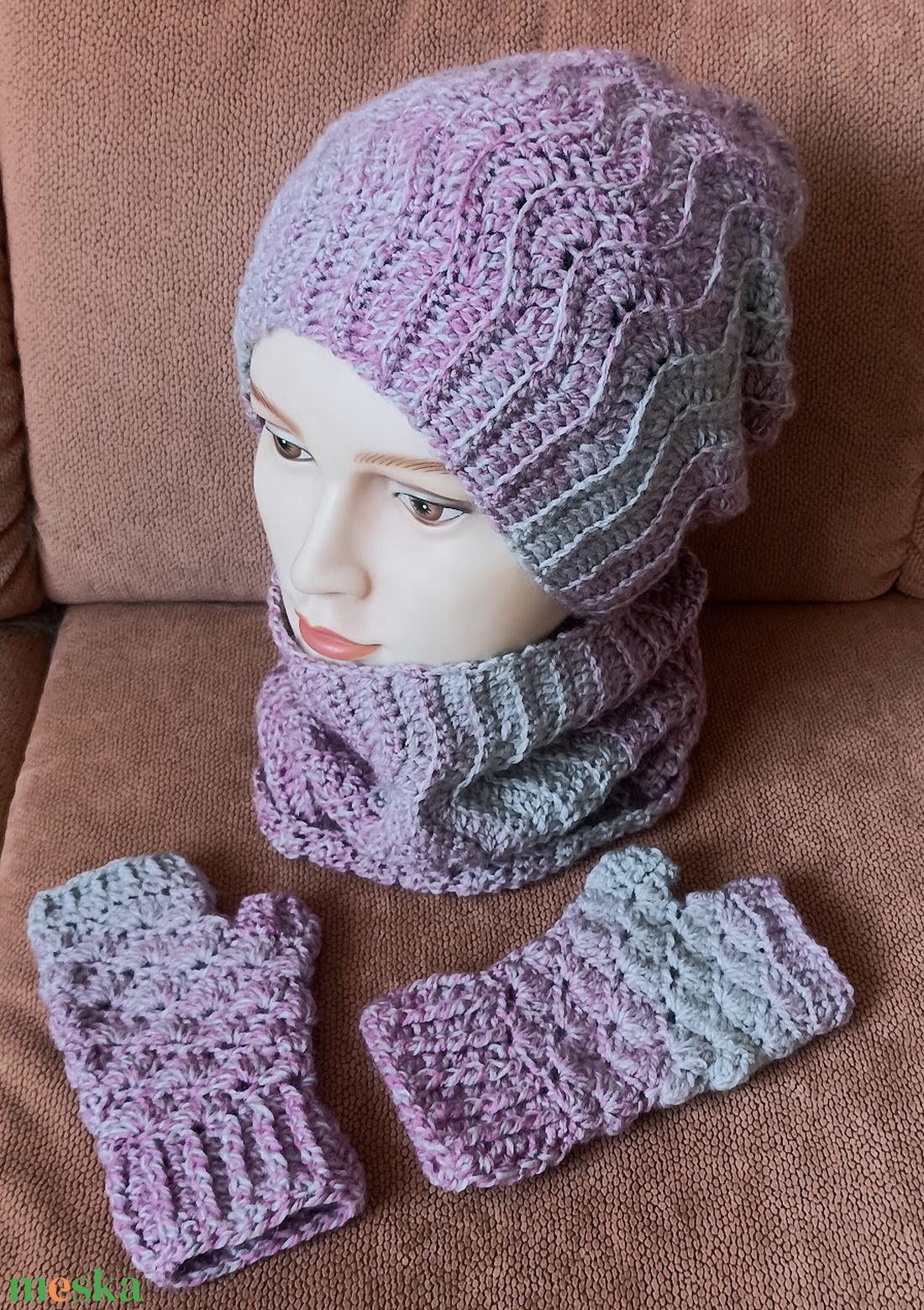 3 részes lila-szürke horgolt szett, sapka, csősál és kézmelegítő - ruha & divat - sál, sapka, kendő - sapka & sál szett - Meska.hu