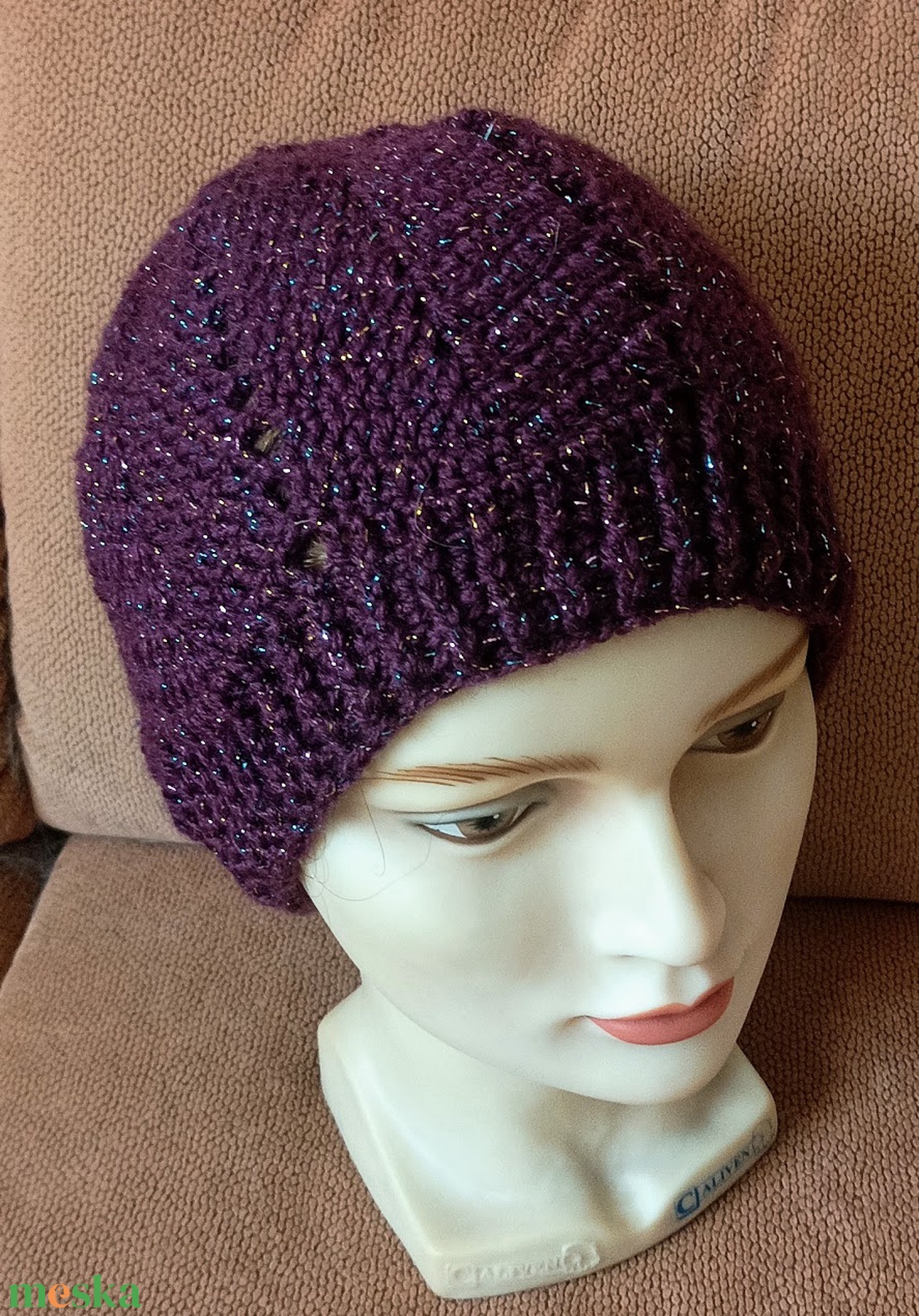 Horgolt női női vagy tini sapka padlizsánlila, színes irizáló szálas fonalból - ruha & divat - sál, sapka, kendő - sapka - Meska.hu