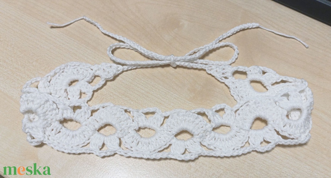Hófehér csipkemintás horgolt hajpánt - ruha & divat - hajdísz & hajcsat - hajráf & hajpánt - Meska.hu